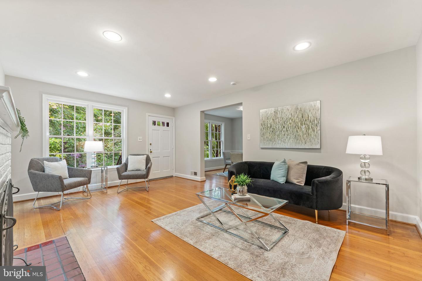 2323 N VERMONT ST, ARLINGTON, Virginia 22207, 4 Bedrooms Bedrooms, ,3 BathroomsBathrooms,Residential,For sale,2323 N VERMONT ST,VAAR2057876 MLS # VAAR2057876