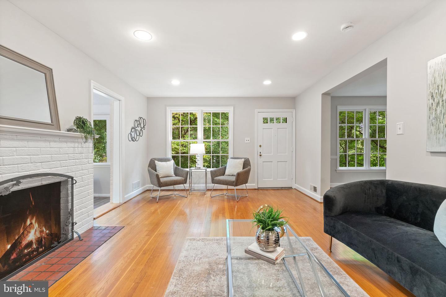 2323 N VERMONT ST, ARLINGTON, Virginia 22207, 4 Bedrooms Bedrooms, ,3 BathroomsBathrooms,Residential,For sale,2323 N VERMONT ST,VAAR2057876 MLS # VAAR2057876