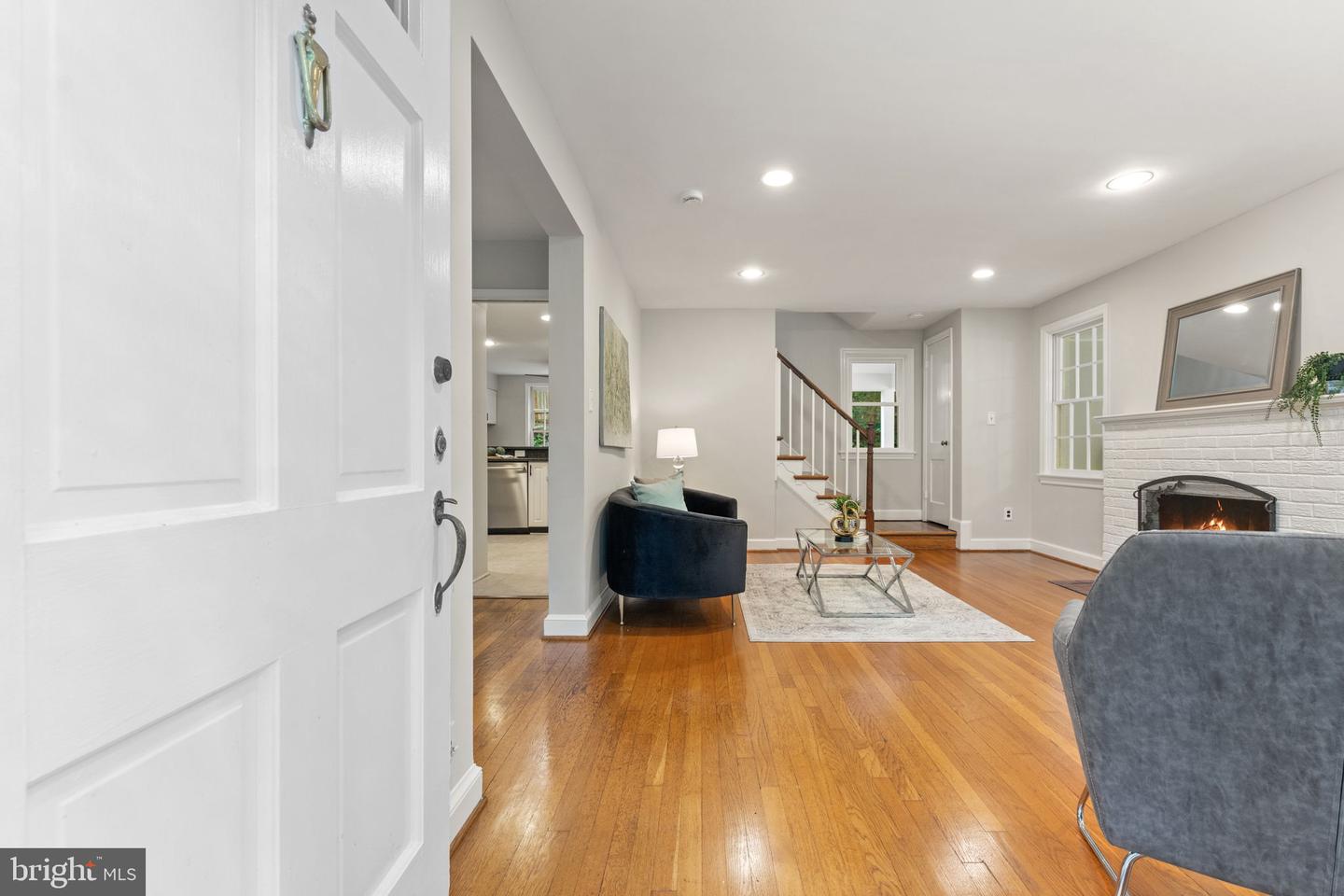 2323 N VERMONT ST, ARLINGTON, Virginia 22207, 4 Bedrooms Bedrooms, ,3 BathroomsBathrooms,Residential,For sale,2323 N VERMONT ST,VAAR2057876 MLS # VAAR2057876