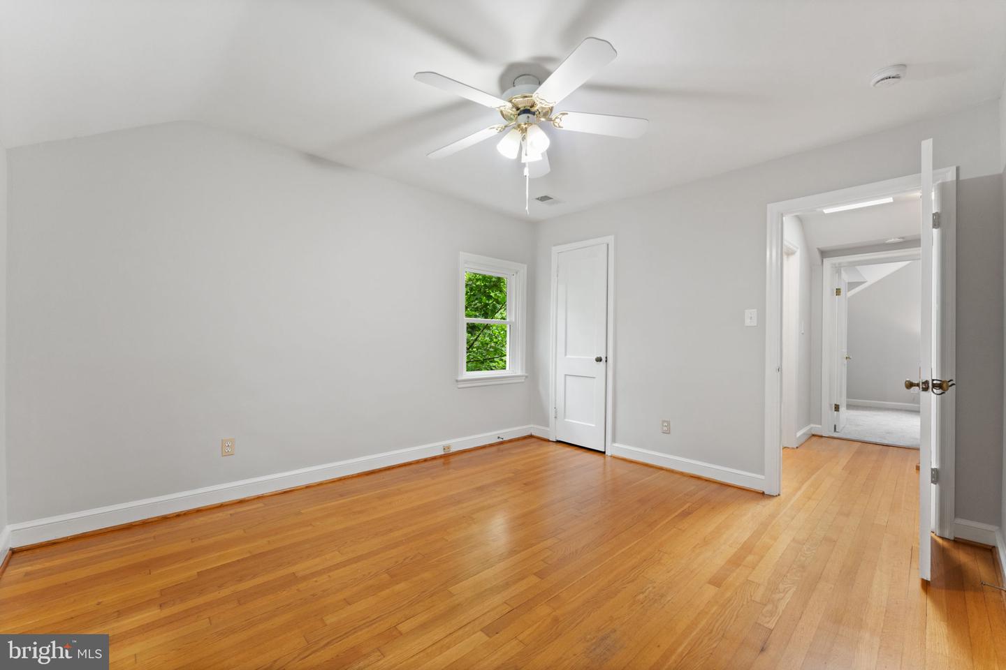 2323 N VERMONT ST, ARLINGTON, Virginia 22207, 4 Bedrooms Bedrooms, ,3 BathroomsBathrooms,Residential,For sale,2323 N VERMONT ST,VAAR2057876 MLS # VAAR2057876