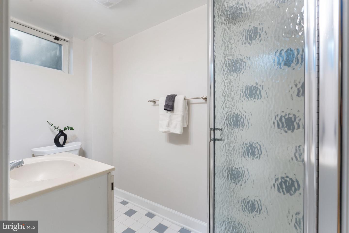 2323 N VERMONT ST, ARLINGTON, Virginia 22207, 4 Bedrooms Bedrooms, ,3 BathroomsBathrooms,Residential,For sale,2323 N VERMONT ST,VAAR2057876 MLS # VAAR2057876