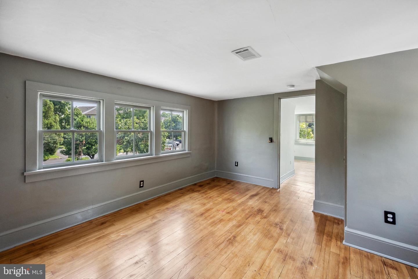 131 KEN CULBERT LN, PURCELLVILLE, Virginia 20132, 3 Bedrooms Bedrooms, 6 Rooms Rooms,2 BathroomsBathrooms,Residential,For sale,131 KEN CULBERT LN,VALO2097570 MLS # VALO2097570
