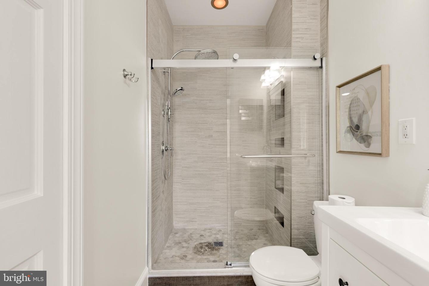 2917 NORTH CAPITOL ST NE, WASHINGTON, District Of Columbia 20002, 4 Bedrooms Bedrooms, ,3 BathroomsBathrooms,Residential,For sale,2917 NORTH CAPITOL ST NE,DCDC2202304 MLS # DCDC2202304
