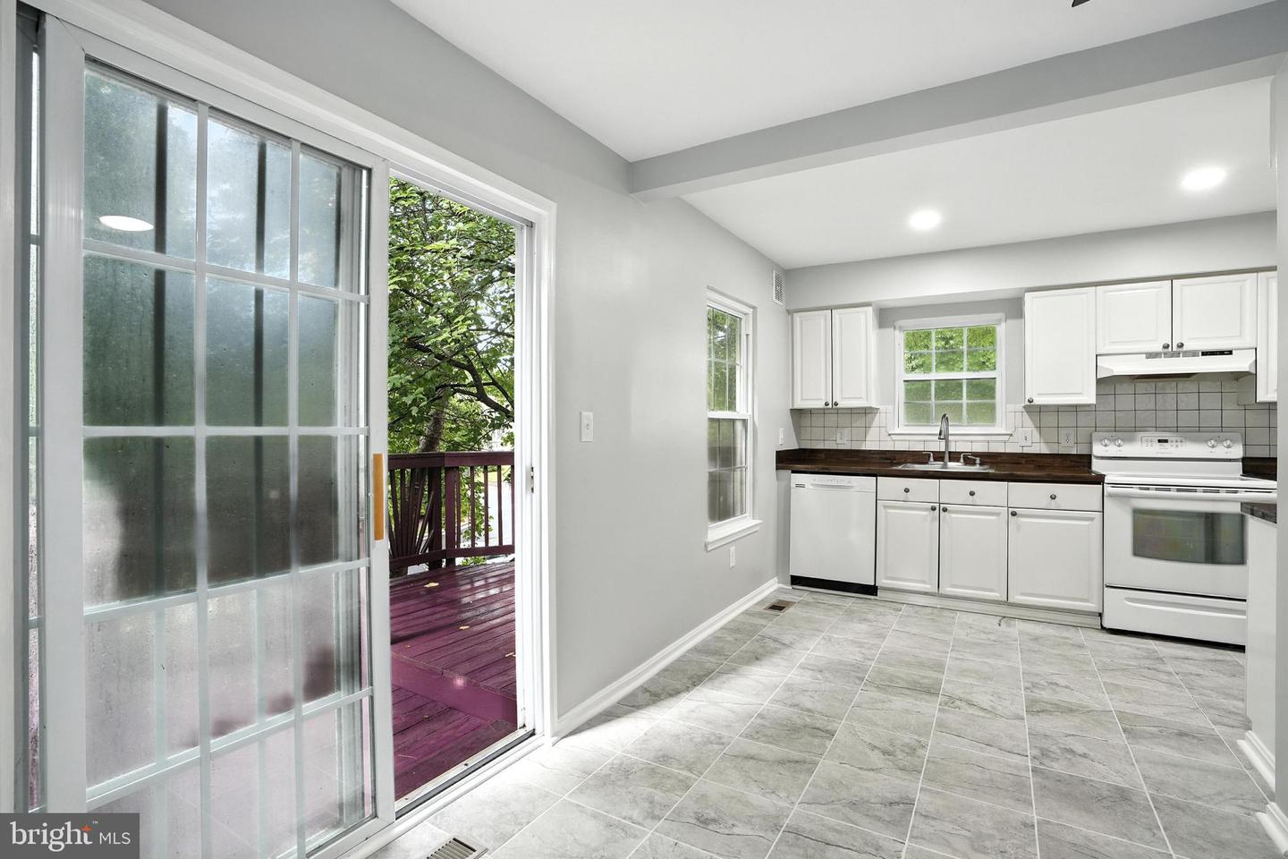 5800 BRIDGETOWN CT #14, BURKE, Virginia 22015, 2 Bedrooms Bedrooms, ,3 BathroomsBathrooms,Residential,For sale,5800 BRIDGETOWN CT #14,VAFX2243926 MLS # VAFX2243926
