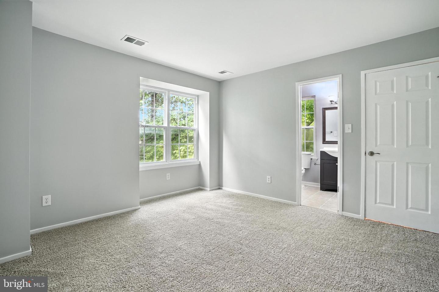 5800 BRIDGETOWN CT #14, BURKE, Virginia 22015, 2 Bedrooms Bedrooms, ,3 BathroomsBathrooms,Residential,For sale,5800 BRIDGETOWN CT #14,VAFX2243926 MLS # VAFX2243926