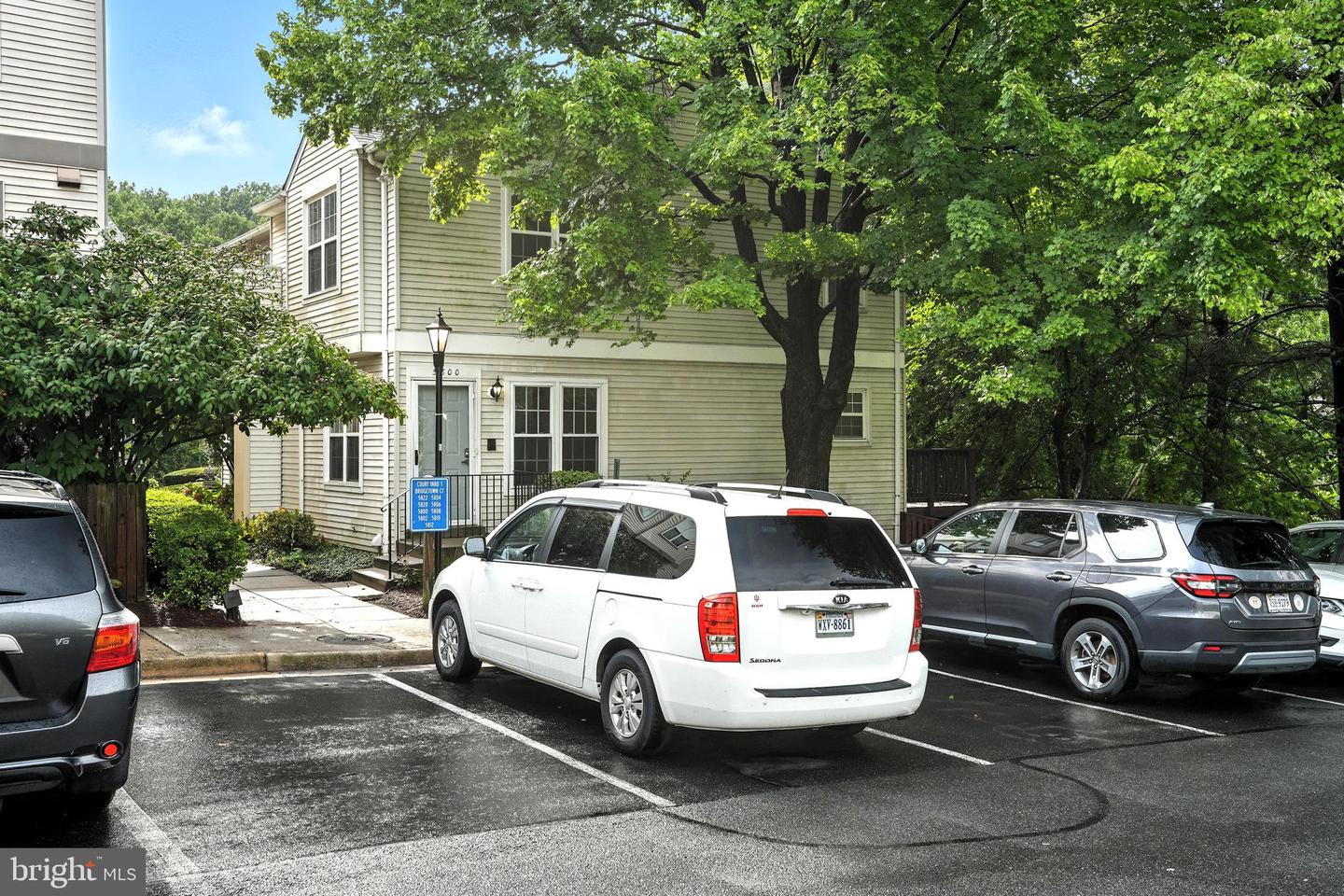5800 BRIDGETOWN CT #14, BURKE, Virginia 22015, 2 Bedrooms Bedrooms, ,3 BathroomsBathrooms,Residential,For sale,5800 BRIDGETOWN CT #14,VAFX2243926 MLS # VAFX2243926