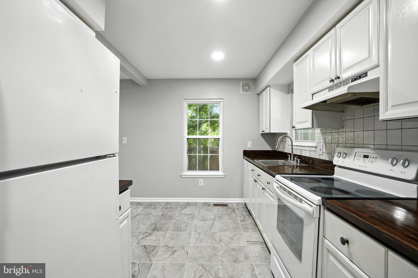 5800 BRIDGETOWN CT #14, BURKE, Virginia 22015, 2 Bedrooms Bedrooms, ,3 BathroomsBathrooms,Residential,For sale,5800 BRIDGETOWN CT #14,VAFX2243926 MLS # VAFX2243926