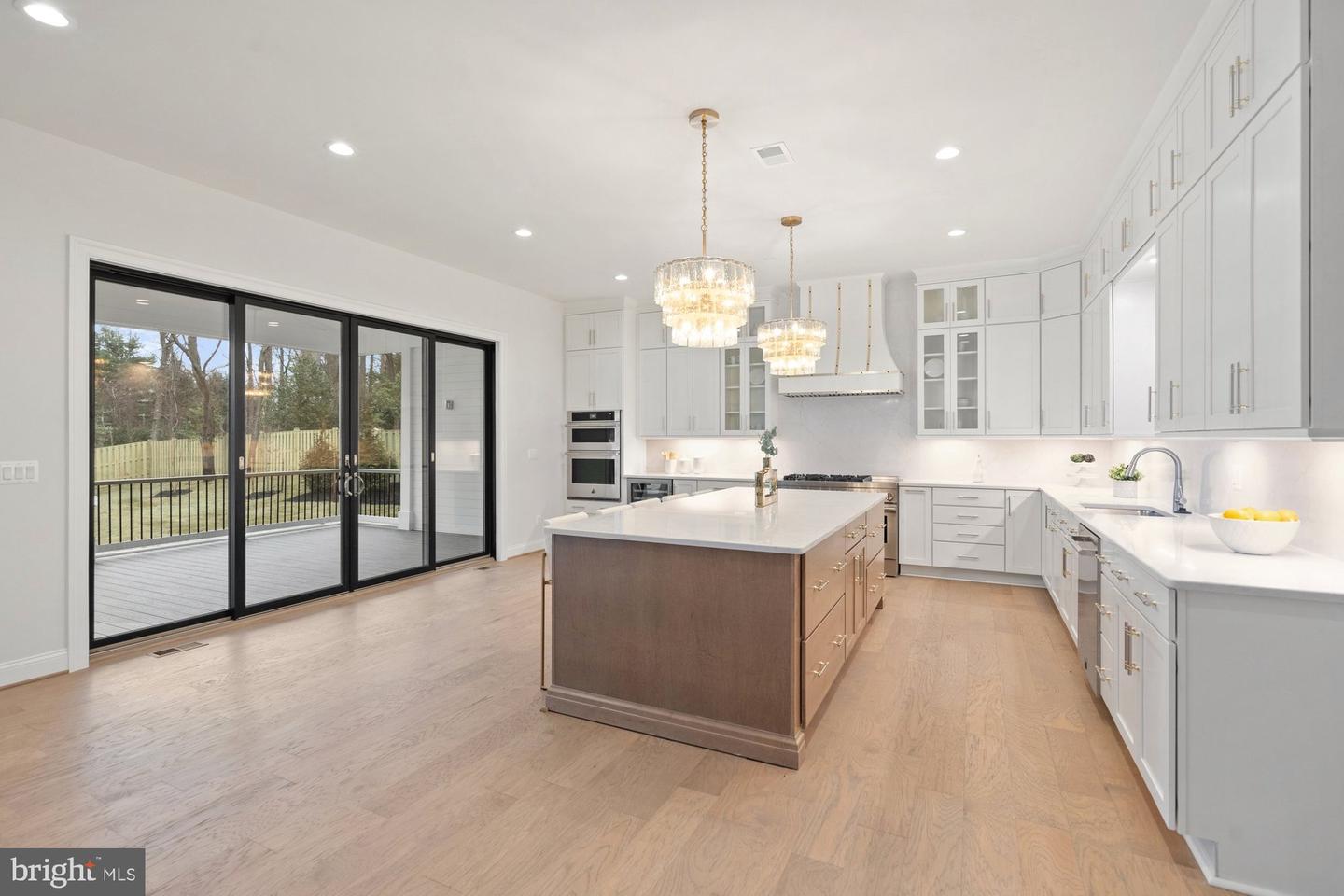 1002 COUNTRY CLUB DR NE, VIENNA, Virginia 22180, 6 Bedrooms Bedrooms, ,6 BathroomsBathrooms,Residential,For sale,1002 COUNTRY CLUB DR NE,VAFX2245926 MLS # VAFX2245926