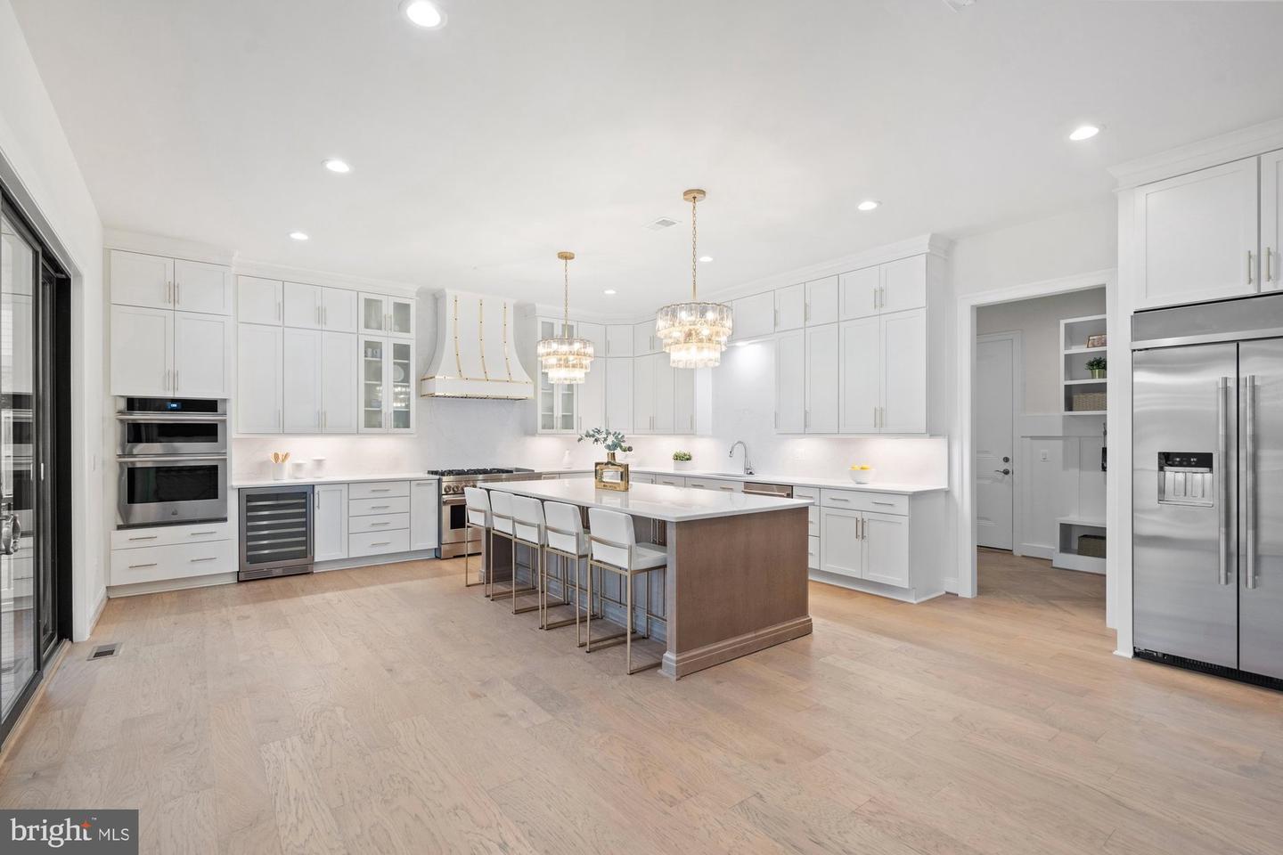 1002 COUNTRY CLUB DR NE, VIENNA, Virginia 22180, 6 Bedrooms Bedrooms, ,6 BathroomsBathrooms,Residential,For sale,1002 COUNTRY CLUB DR NE,VAFX2245926 MLS # VAFX2245926