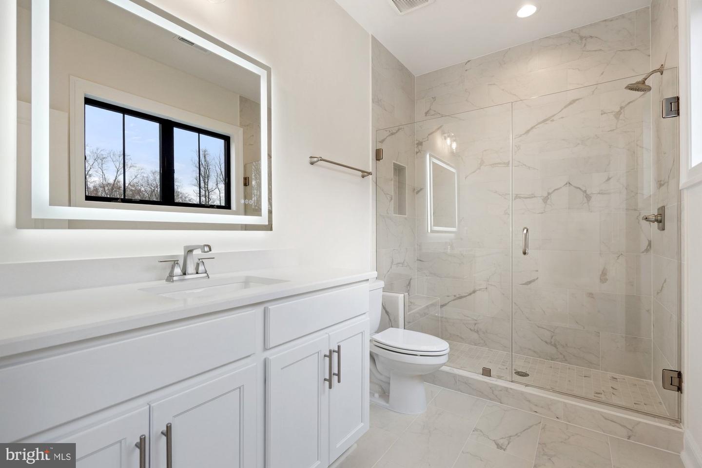 1002 COUNTRY CLUB DR NE, VIENNA, Virginia 22180, 6 Bedrooms Bedrooms, ,6 BathroomsBathrooms,Residential,For sale,1002 COUNTRY CLUB DR NE,VAFX2245926 MLS # VAFX2245926