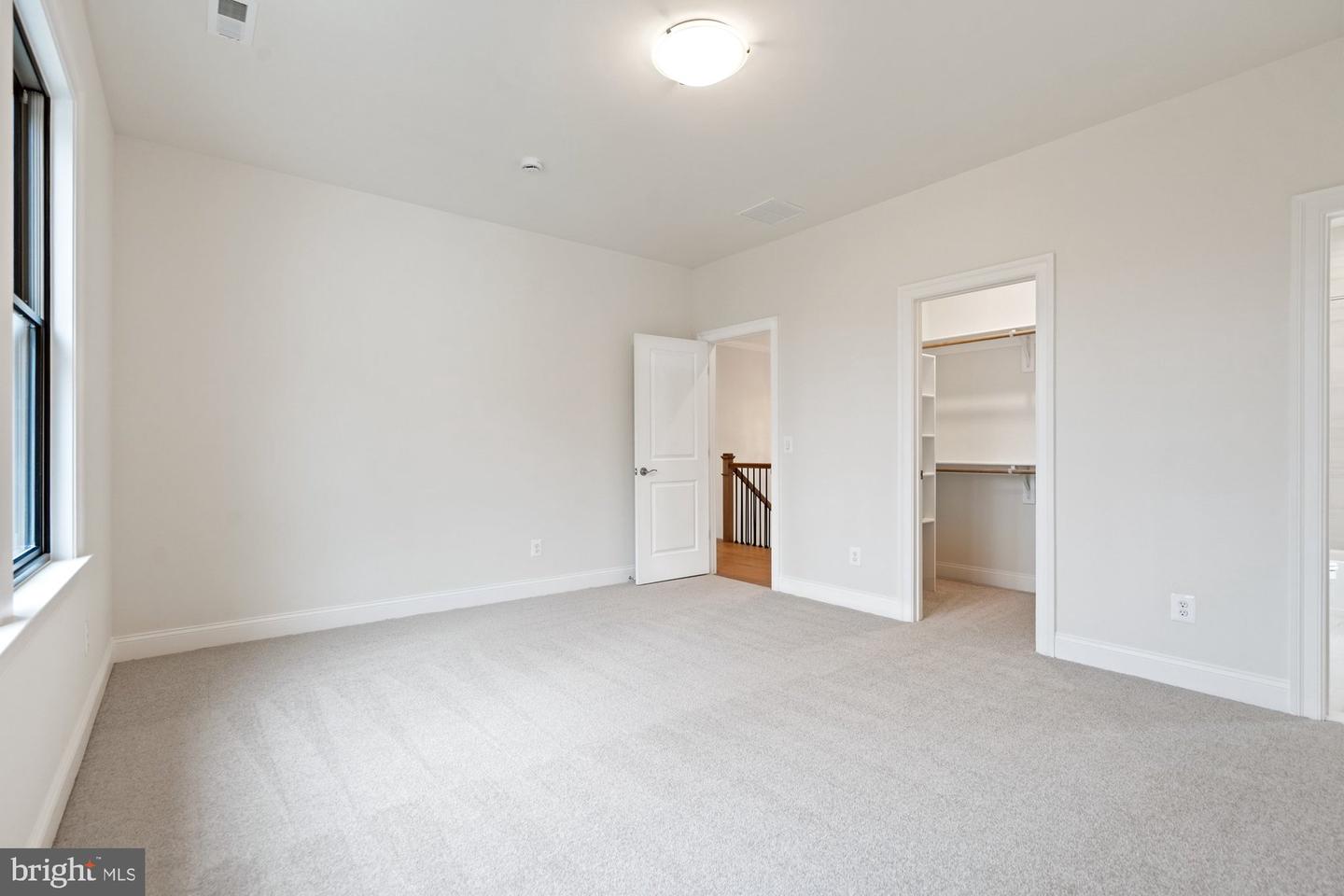 1002 COUNTRY CLUB DR NE, VIENNA, Virginia 22180, 6 Bedrooms Bedrooms, ,6 BathroomsBathrooms,Residential,For sale,1002 COUNTRY CLUB DR NE,VAFX2245926 MLS # VAFX2245926