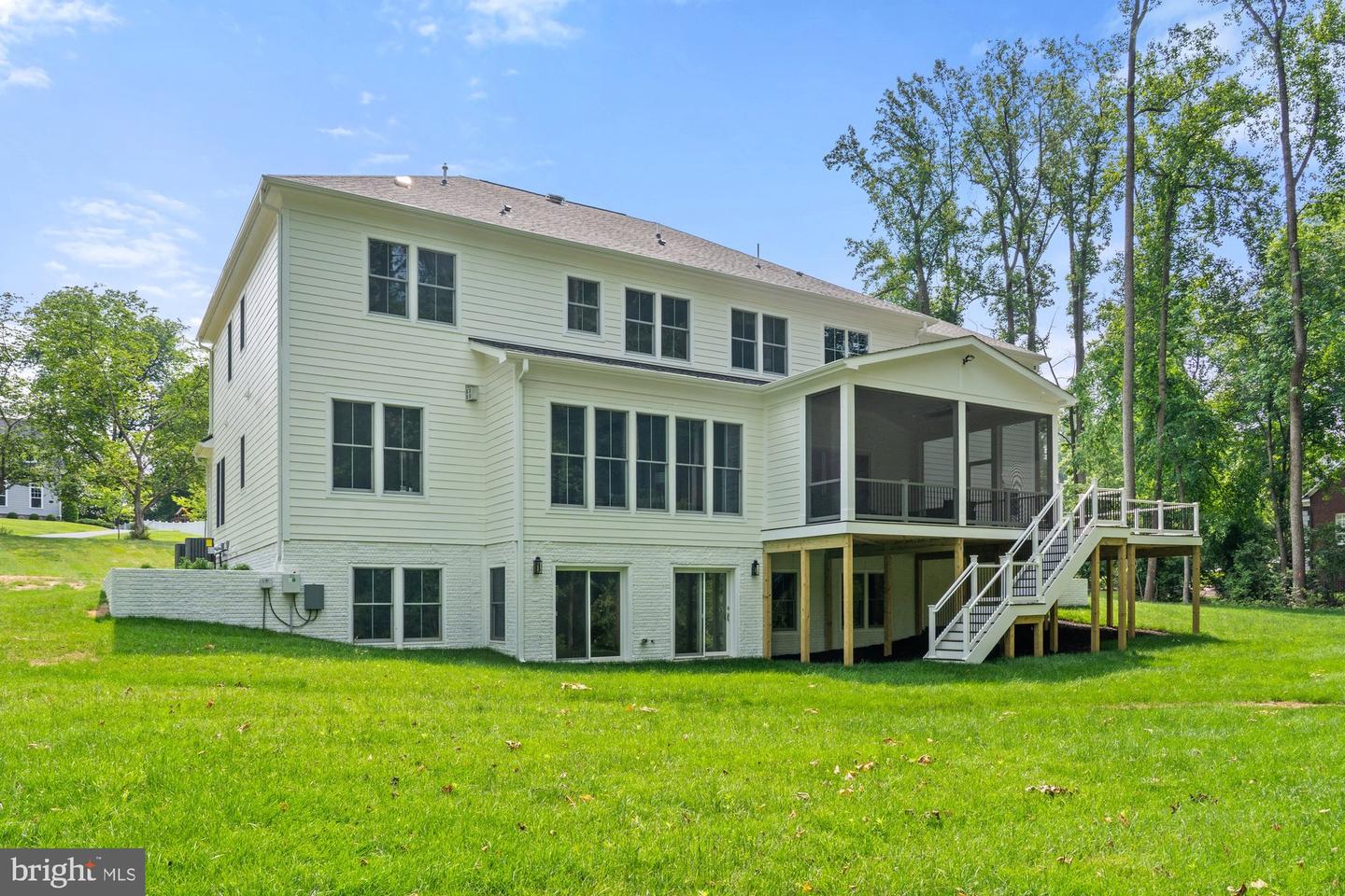 1002 COUNTRY CLUB DR NE, VIENNA, Virginia 22180, 6 Bedrooms Bedrooms, ,6 BathroomsBathrooms,Residential,For sale,1002 COUNTRY CLUB DR NE,VAFX2245926 MLS # VAFX2245926