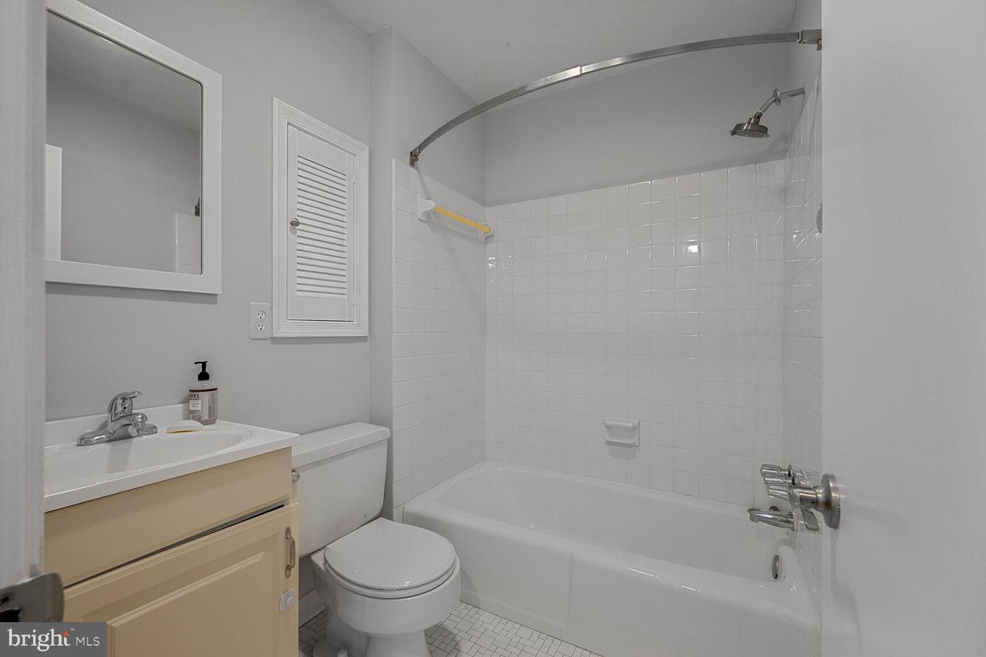 2100 LESLIE AVE, ALEXANDRIA, Virginia 22301, 3 Bedrooms Bedrooms, ,2 BathroomsBathrooms,Residential,For sale,2100 LESLIE AVE,VAAX2046218 MLS # VAAX2046218
