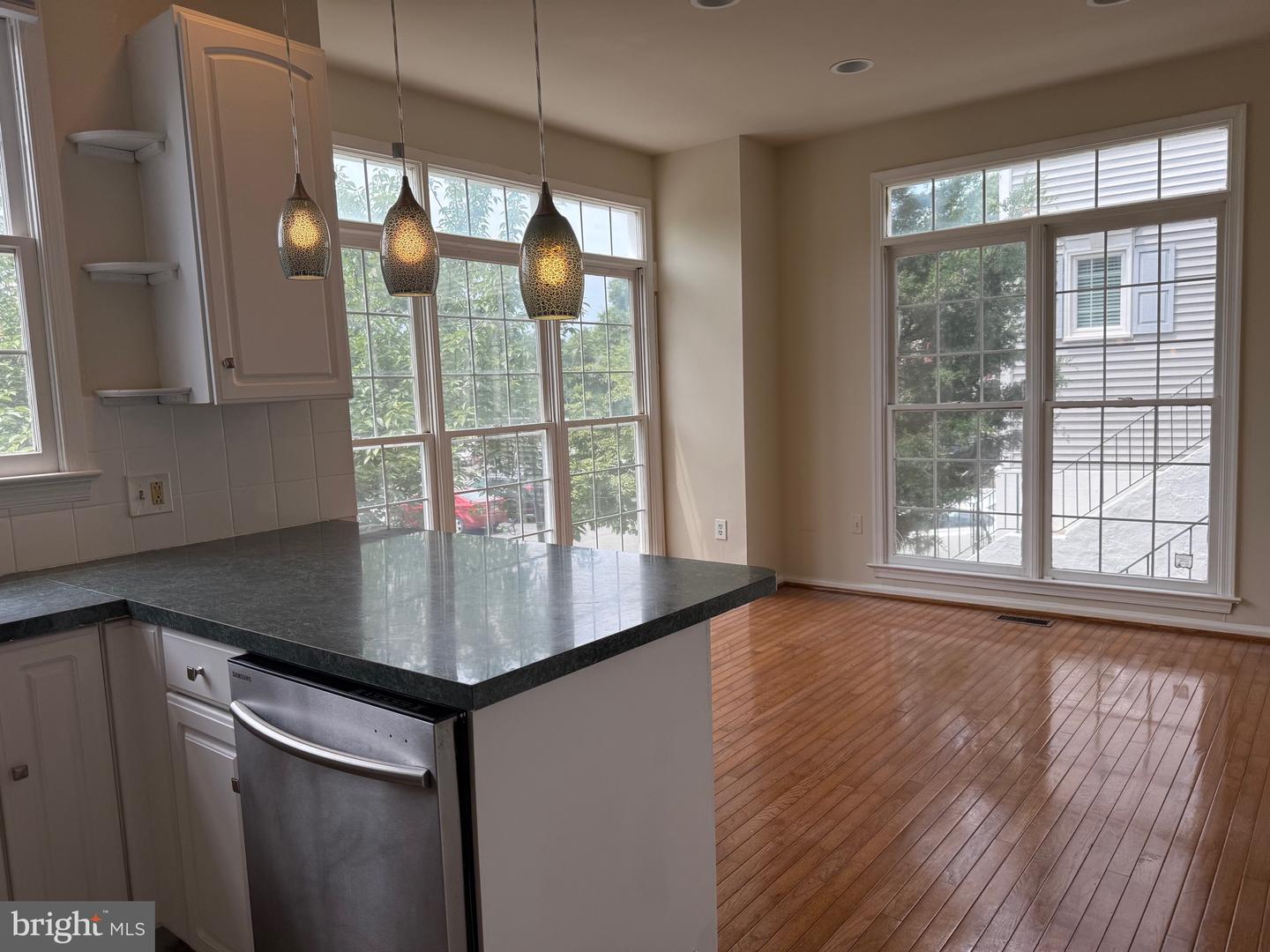 14552 WOODGATE MANOR PL, CENTREVILLE, Virginia 20120, 3 Bedrooms Bedrooms, ,3 BathroomsBathrooms,Residential,For sale,14552 WOODGATE MANOR PL,VAFX2247112 MLS # VAFX2247112