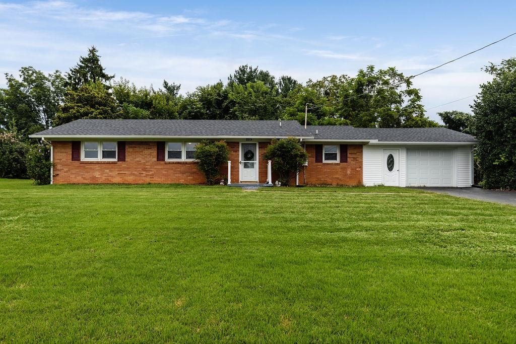285 SKYVIEW CIR, VERONA, Virginia 24482, 3 Bedrooms Bedrooms, ,1 BathroomBathrooms,Residential,285 SKYVIEW CIR,667679 MLS # 667679
