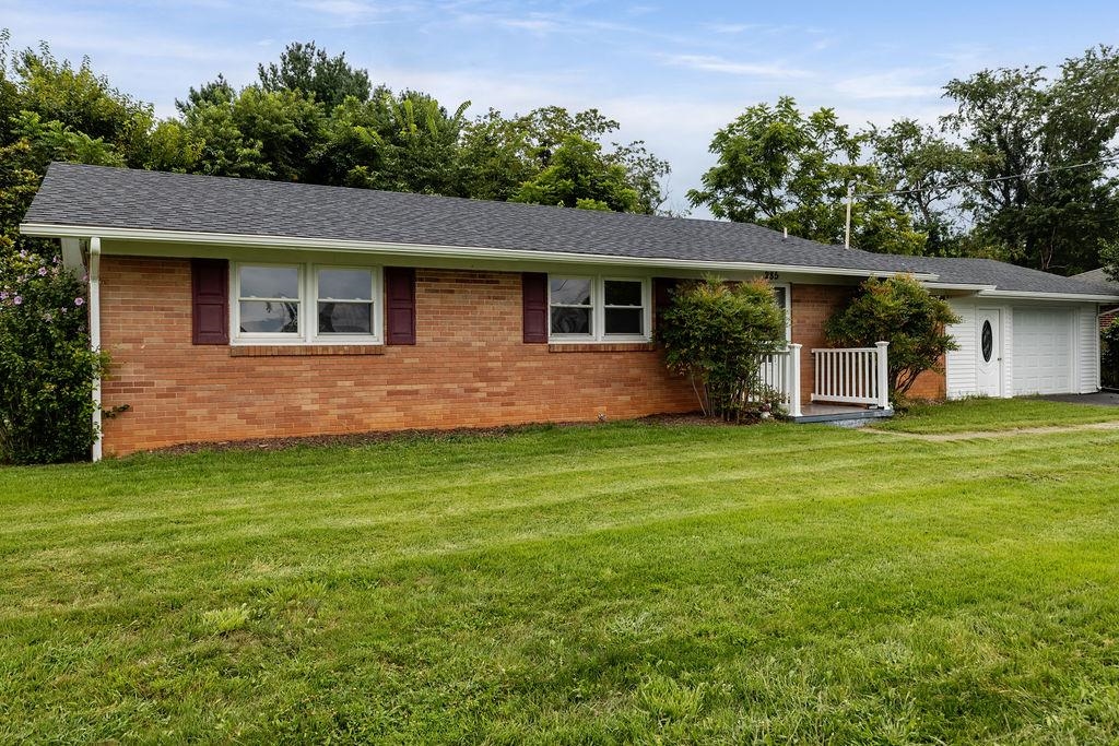 285 SKYVIEW CIR, VERONA, Virginia 24482, 3 Bedrooms Bedrooms, ,1 BathroomBathrooms,Residential,285 SKYVIEW CIR,667679 MLS # 667679