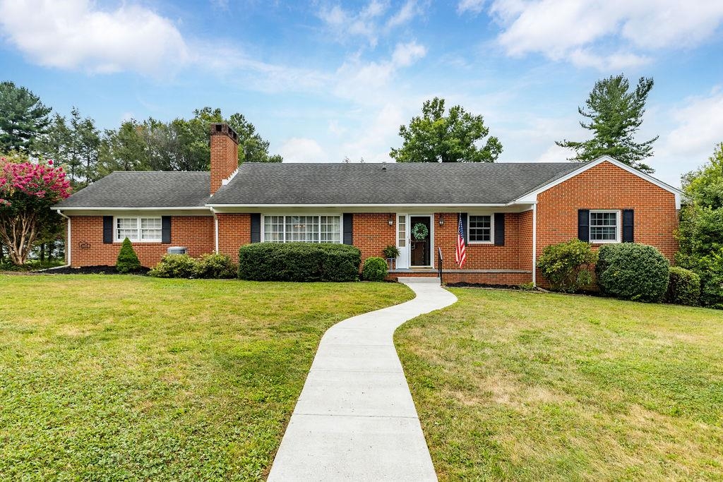 866 KENT RD, WAYNESBORO, Virginia 22980, 3 Bedrooms Bedrooms, ,2 BathroomsBathrooms,Residential,866 KENT RD,667687 MLS # 667687