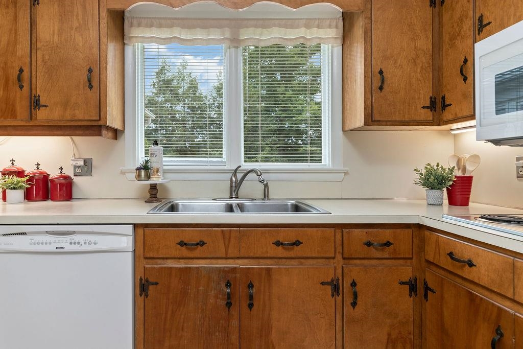 866 KENT RD, WAYNESBORO, Virginia 22980, 3 Bedrooms Bedrooms, ,2 BathroomsBathrooms,Residential,866 KENT RD,667687 MLS # 667687