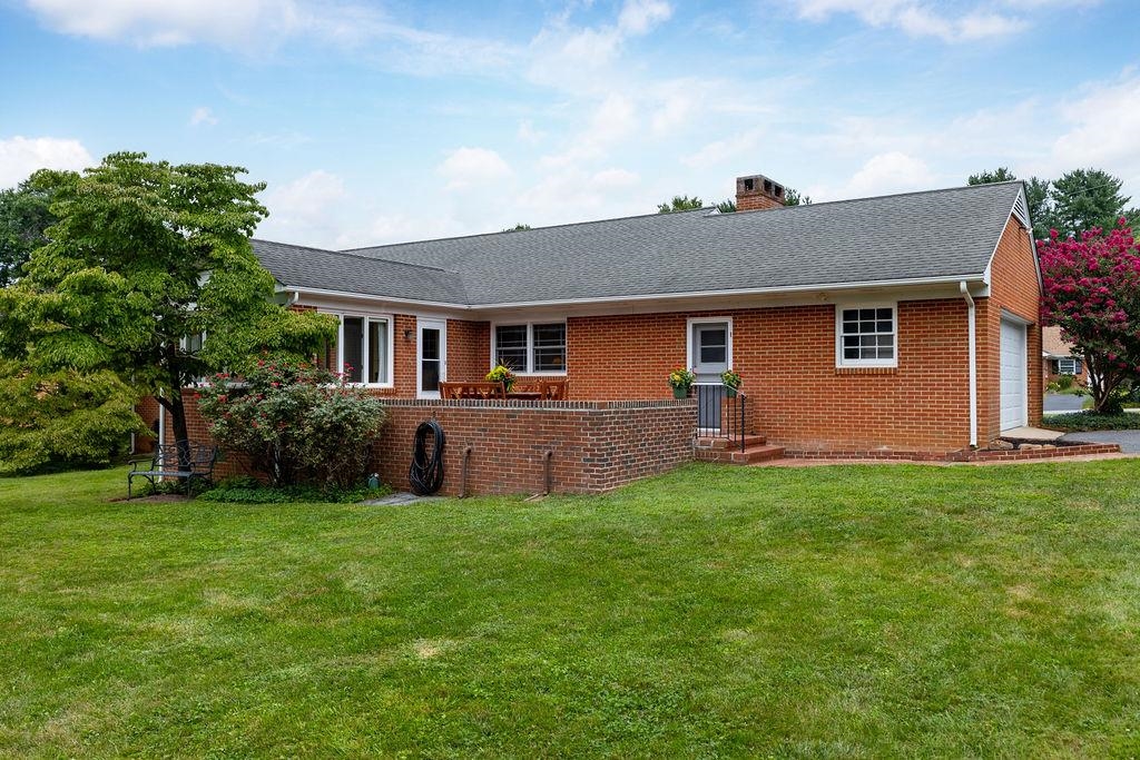 866 KENT RD, WAYNESBORO, Virginia 22980, 3 Bedrooms Bedrooms, ,2 BathroomsBathrooms,Residential,866 KENT RD,667687 MLS # 667687