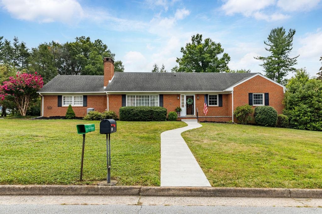 866 KENT RD, WAYNESBORO, Virginia 22980, 3 Bedrooms Bedrooms, ,2 BathroomsBathrooms,Residential,866 KENT RD,667687 MLS # 667687