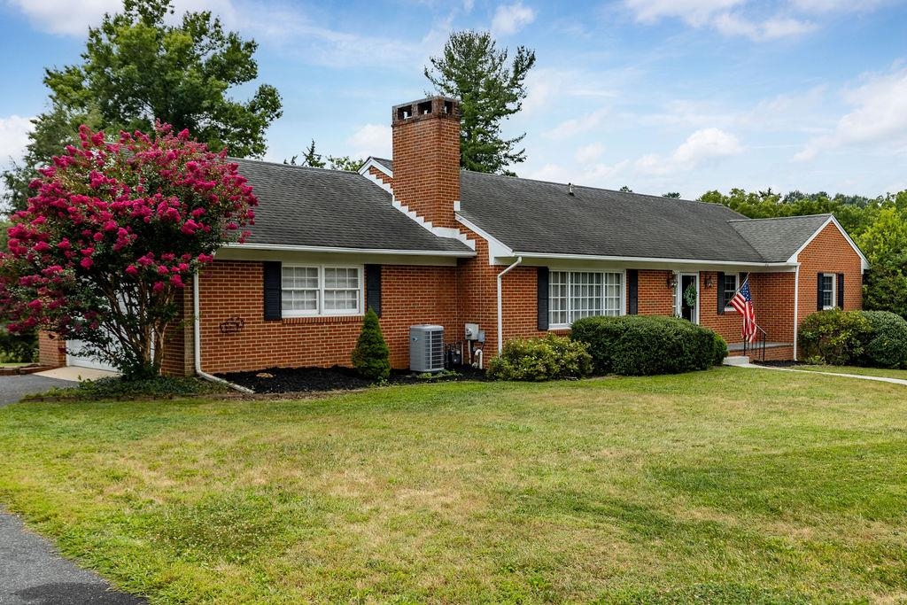 866 KENT RD, WAYNESBORO, Virginia 22980, 3 Bedrooms Bedrooms, ,2 BathroomsBathrooms,Residential,866 KENT RD,667687 MLS # 667687