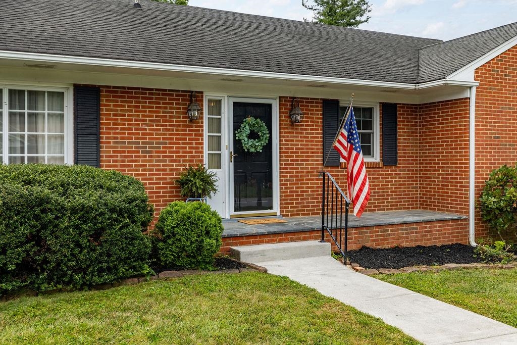 866 KENT RD, WAYNESBORO, Virginia 22980, 3 Bedrooms Bedrooms, ,2 BathroomsBathrooms,Residential,866 KENT RD,667687 MLS # 667687