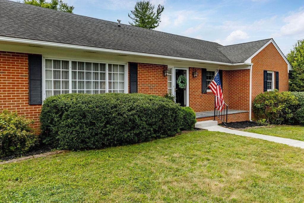 866 KENT RD, WAYNESBORO, Virginia 22980, 3 Bedrooms Bedrooms, ,2 BathroomsBathrooms,Residential,866 KENT RD,667687 MLS # 667687