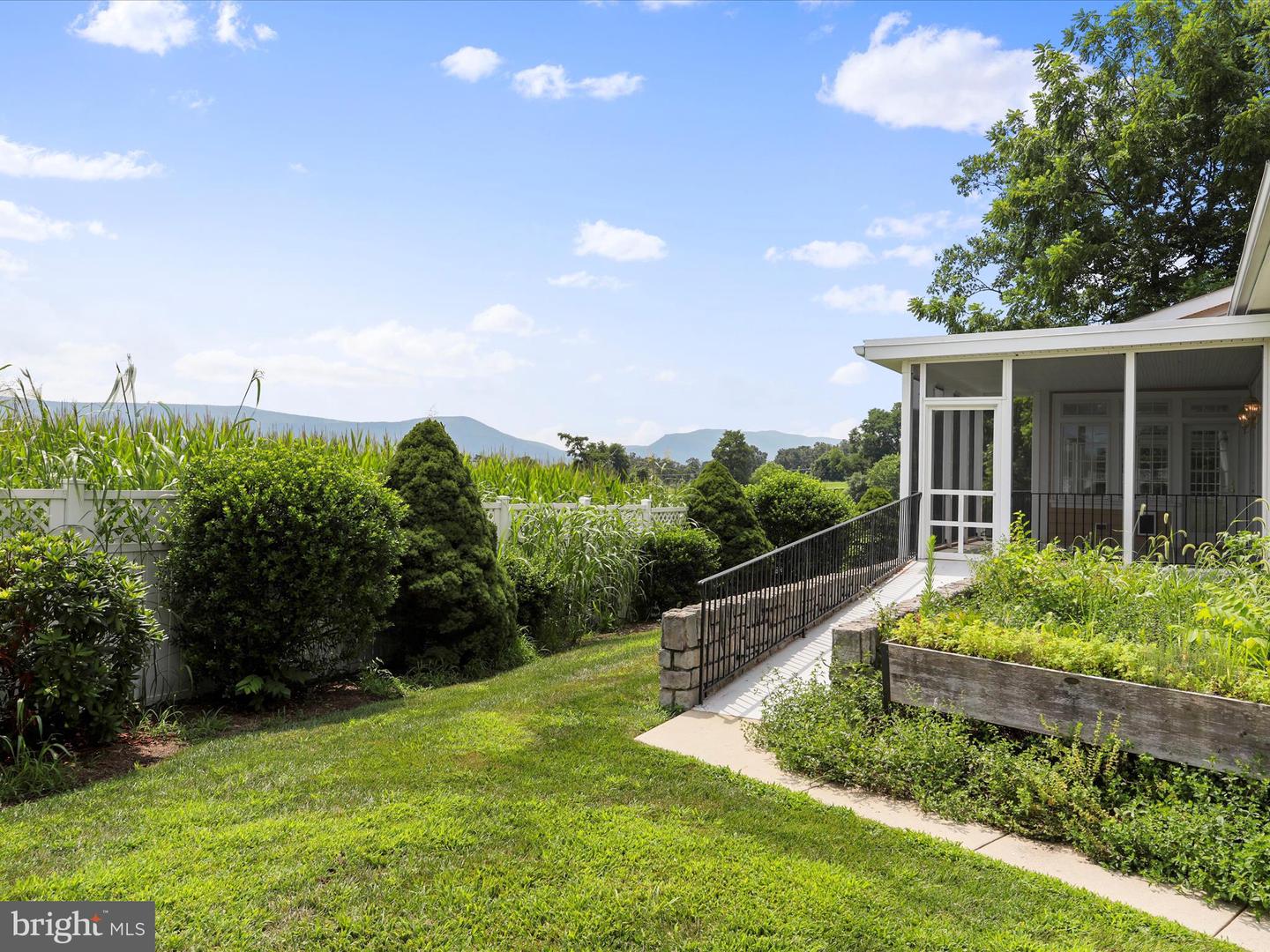 111 CHICKADEE CT, WOODSTOCK, Virginia 22664, 5 Bedrooms Bedrooms, ,5 BathroomsBathrooms,Residential,For sale,111 CHICKADEE CT,VASH2011852 MLS # VASH2011852