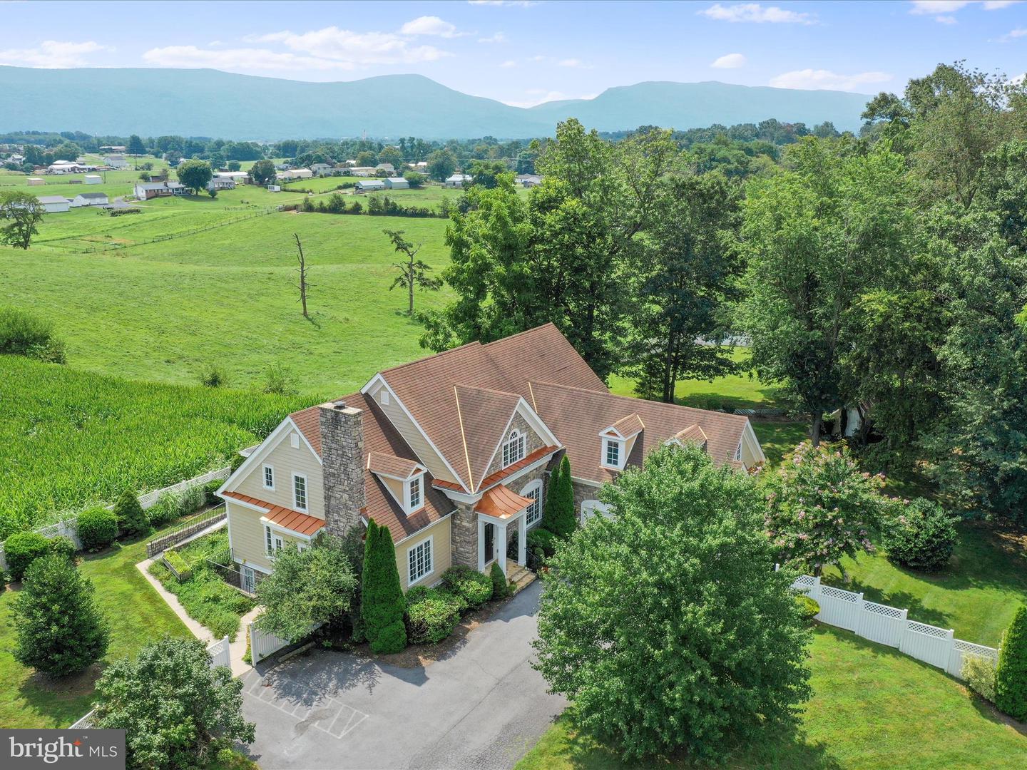 111 CHICKADEE CT, WOODSTOCK, Virginia 22664, 5 Bedrooms Bedrooms, ,5 BathroomsBathrooms,Residential,For sale,111 CHICKADEE CT,VASH2011852 MLS # VASH2011852