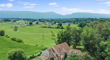 111 CHICKADEE CT, WOODSTOCK, Virginia 22664, 5 Bedrooms Bedrooms, ,5 BathroomsBathrooms,Residential,For sale,111 CHICKADEE CT,VASH2011852 MLS # VASH2011852