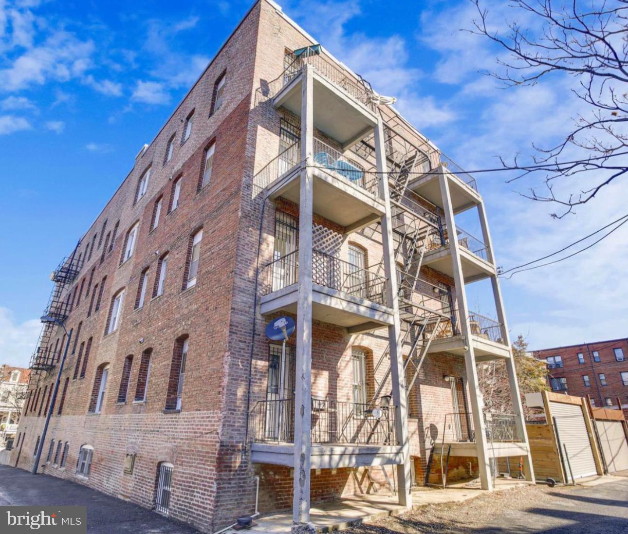 1340 FAIRMONT ST NW #3, WASHINGTON, District Of Columbia 20009, 1 Bedroom Bedrooms, ,1 BathroomBathrooms,Residential,For sale,1340 FAIRMONT ST NW #3,DCDC2208596 MLS # DCDC2208596