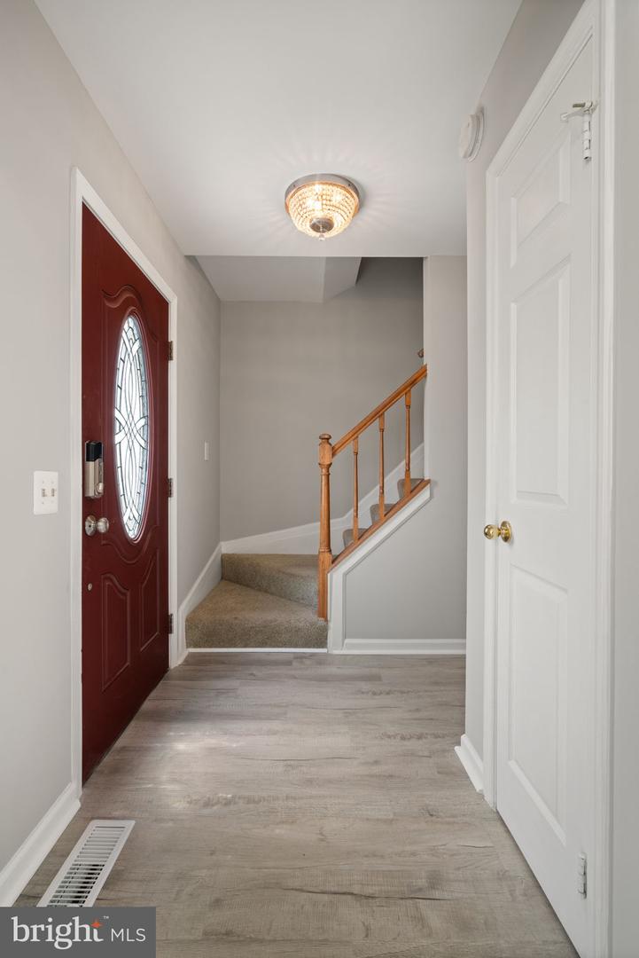 13483 OLD DAIRY CT, HERNDON, Virginia 20171, 4 Bedrooms Bedrooms, ,3 BathroomsBathrooms,Residential,For sale,13483 OLD DAIRY CT,VAFX2253092 MLS # VAFX2253092