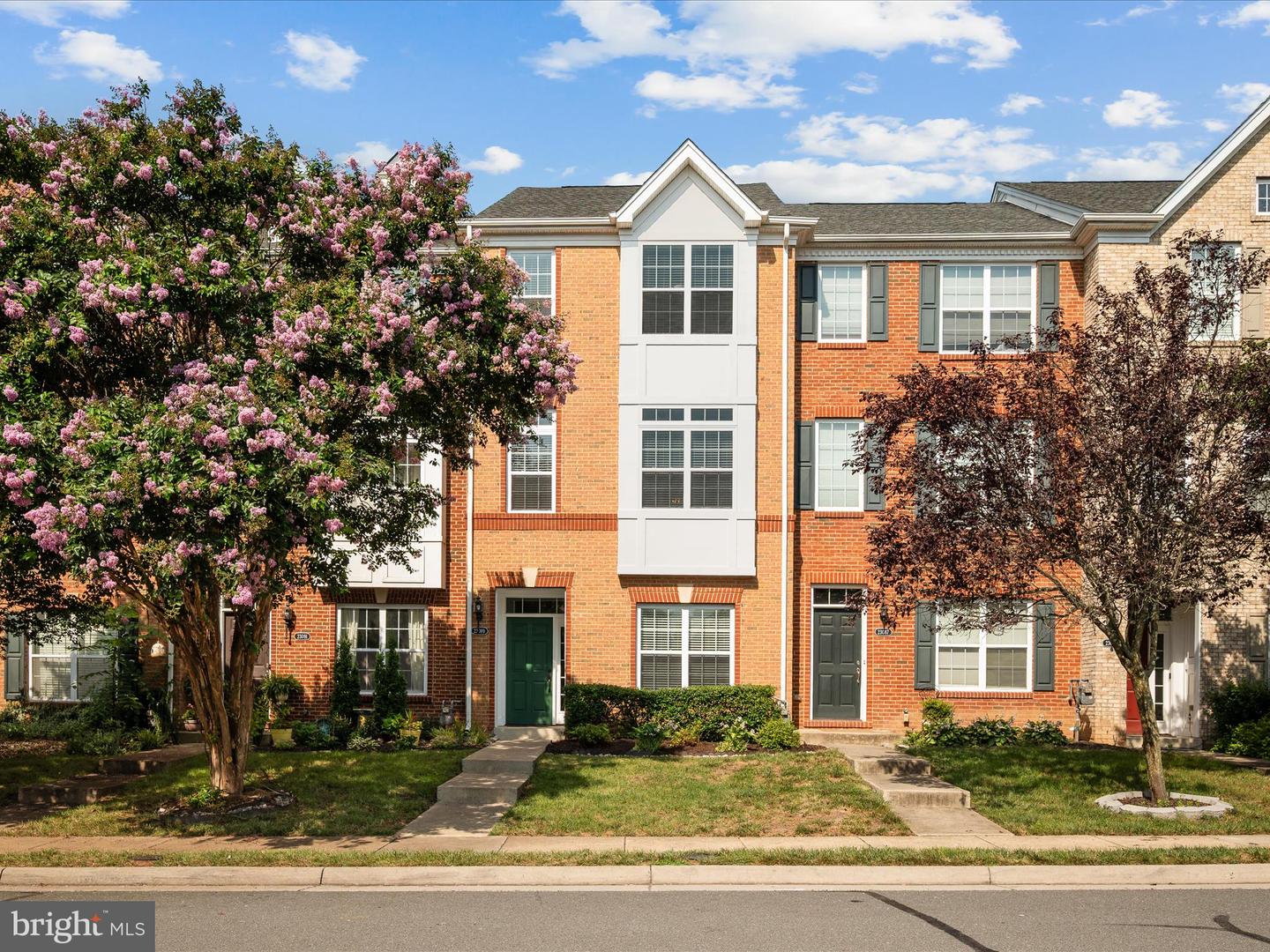 23089 SUNBURY ST, ASHBURN, Virginia 20148, 3 Bedrooms Bedrooms, ,3 BathroomsBathrooms,Residential,For sale,23089 SUNBURY ST,VALO2101258 MLS # VALO2101258