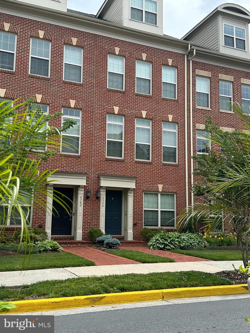 4344 4TH ST N, ARLINGTON, Virginia 22203, 3 Bedrooms Bedrooms, ,3 BathroomsBathrooms,Residential,For sale,4344 4TH ST N,VAAR2060308 MLS # VAAR2060308