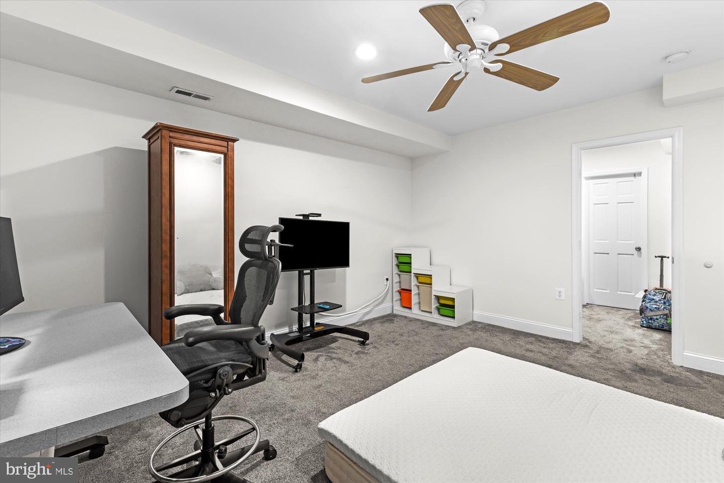 1212 N CLEVELAND ST, ARLINGTON, Virginia 22201, 6 Bedrooms Bedrooms, ,5 BathroomsBathrooms,Residential,For sale,1212 N CLEVELAND ST,VAAR2060330 MLS # VAAR2060330