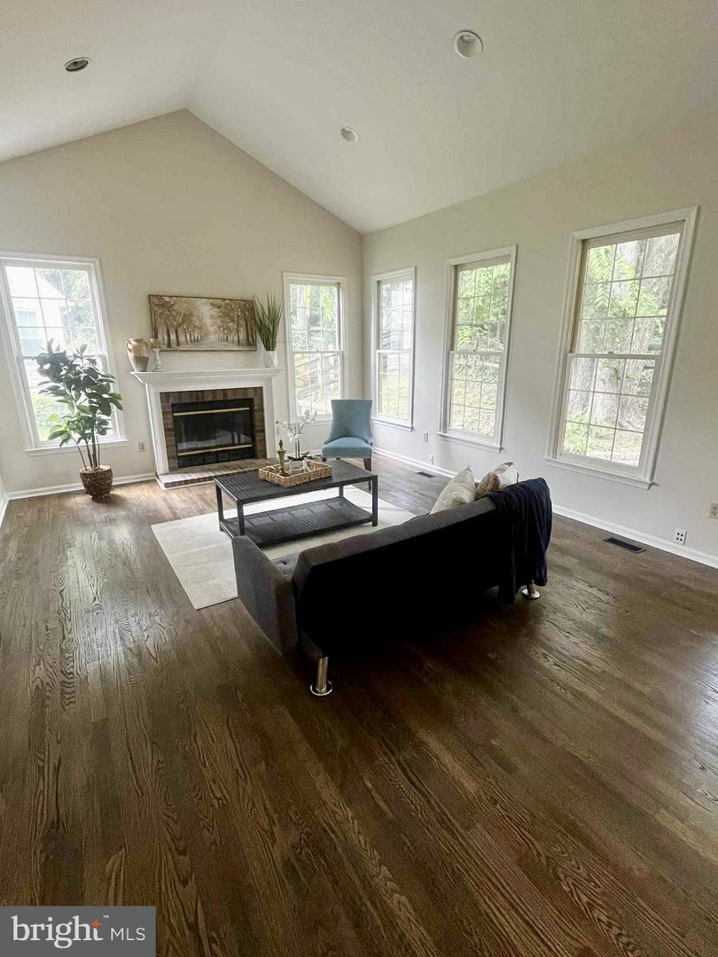 9301 SAFFRON HILL CT, MANASSAS, Virginia 20110, 4 Bedrooms Bedrooms, ,2 BathroomsBathrooms,Residential,For sale,9301 SAFFRON HILL CT,VAMN2008670 MLS # VAMN2008670