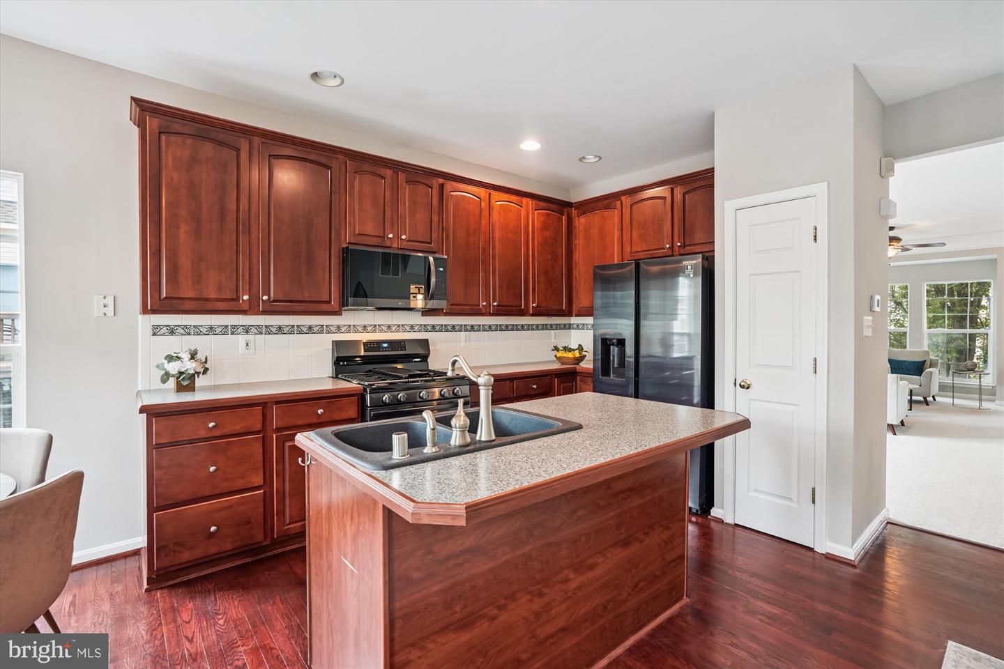 14176 HUNTERS RUN WAY, GAINESVILLE, Virginia 20155, 3 Bedrooms Bedrooms, ,3 BathroomsBathrooms,Residential,For sale,14176 HUNTERS RUN WAY,VAPW2099354 MLS # VAPW2099354