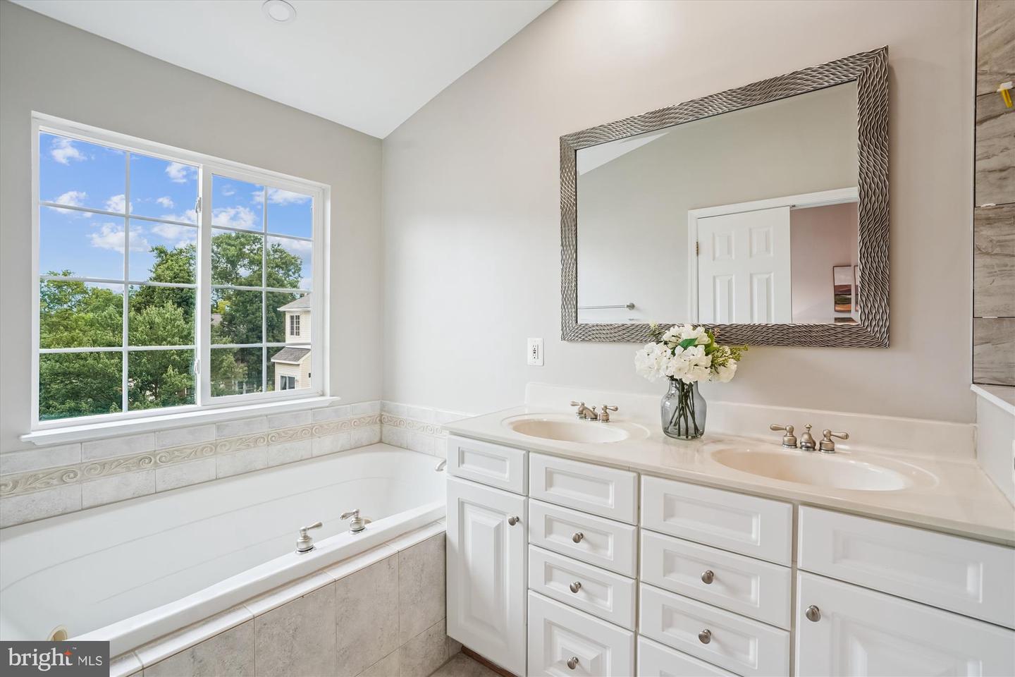 14176 HUNTERS RUN WAY, GAINESVILLE, Virginia 20155, 3 Bedrooms Bedrooms, ,3 BathroomsBathrooms,Residential,For sale,14176 HUNTERS RUN WAY,VAPW2099354 MLS # VAPW2099354