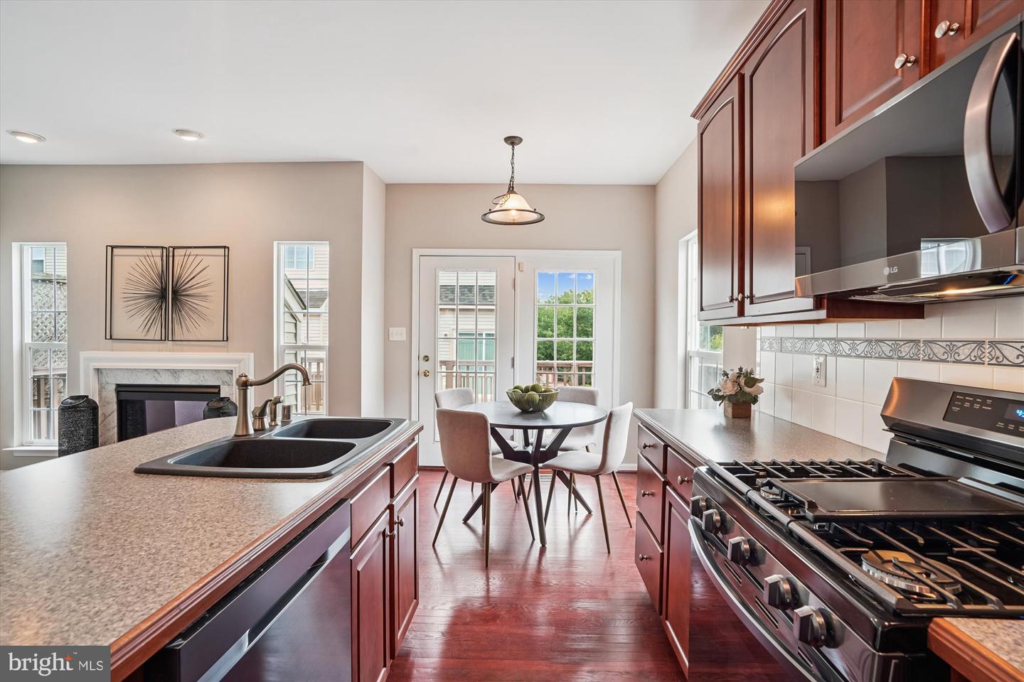 14176 HUNTERS RUN WAY, GAINESVILLE, Virginia 20155, 3 Bedrooms Bedrooms, ,3 BathroomsBathrooms,Residential,For sale,14176 HUNTERS RUN WAY,VAPW2099354 MLS # VAPW2099354