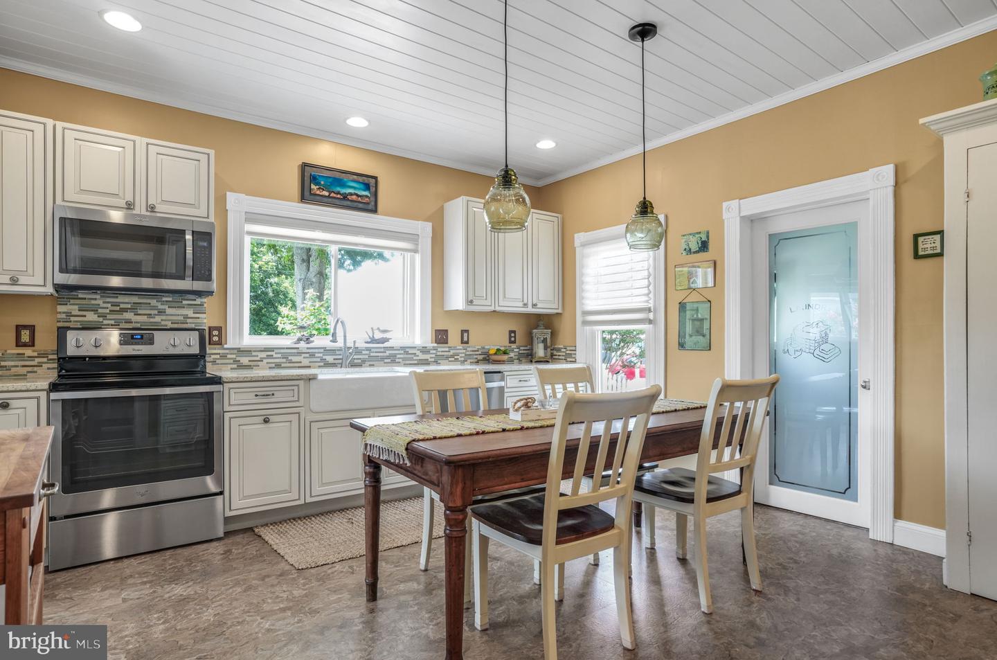 6326 CLEVELAND ST, CHINCOTEAGUE ISLAND, Virginia 23336, 3 Bedrooms Bedrooms, ,2 BathroomsBathrooms,Residential,For sale,6326 CLEVELAND ST,VAAC2002062 MLS # VAAC2002062