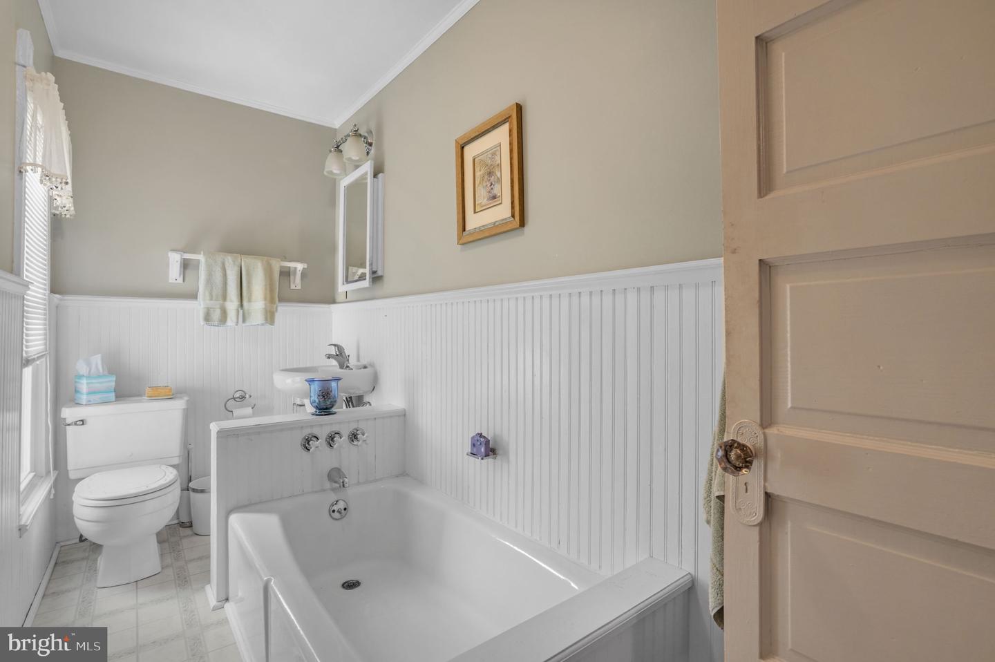 6326 CLEVELAND ST, CHINCOTEAGUE ISLAND, Virginia 23336, 3 Bedrooms Bedrooms, ,2 BathroomsBathrooms,Residential,For sale,6326 CLEVELAND ST,VAAC2002062 MLS # VAAC2002062