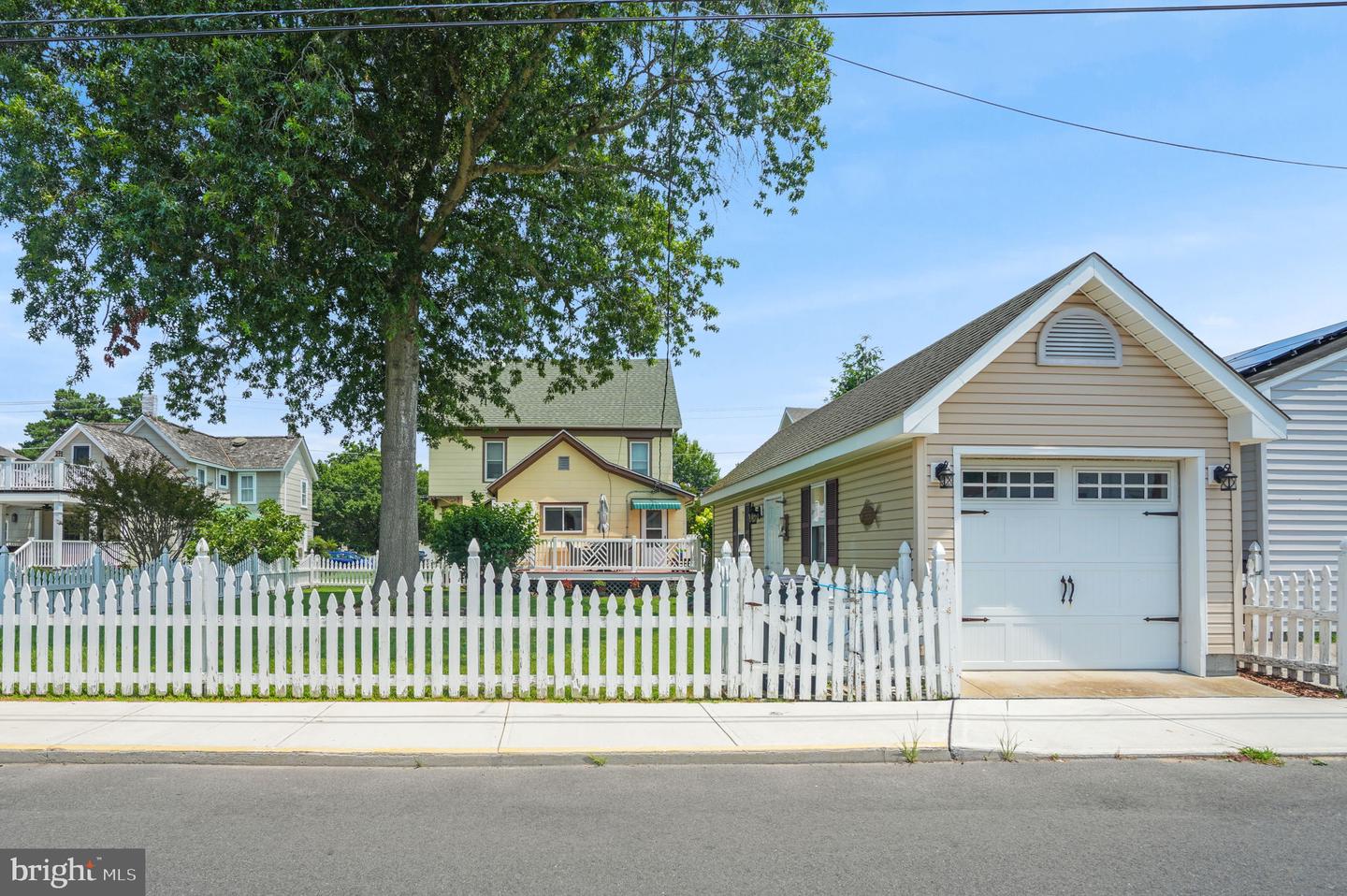 6326 CLEVELAND ST, CHINCOTEAGUE ISLAND, Virginia 23336, 3 Bedrooms Bedrooms, ,2 BathroomsBathrooms,Residential,For sale,6326 CLEVELAND ST,VAAC2002062 MLS # VAAC2002062