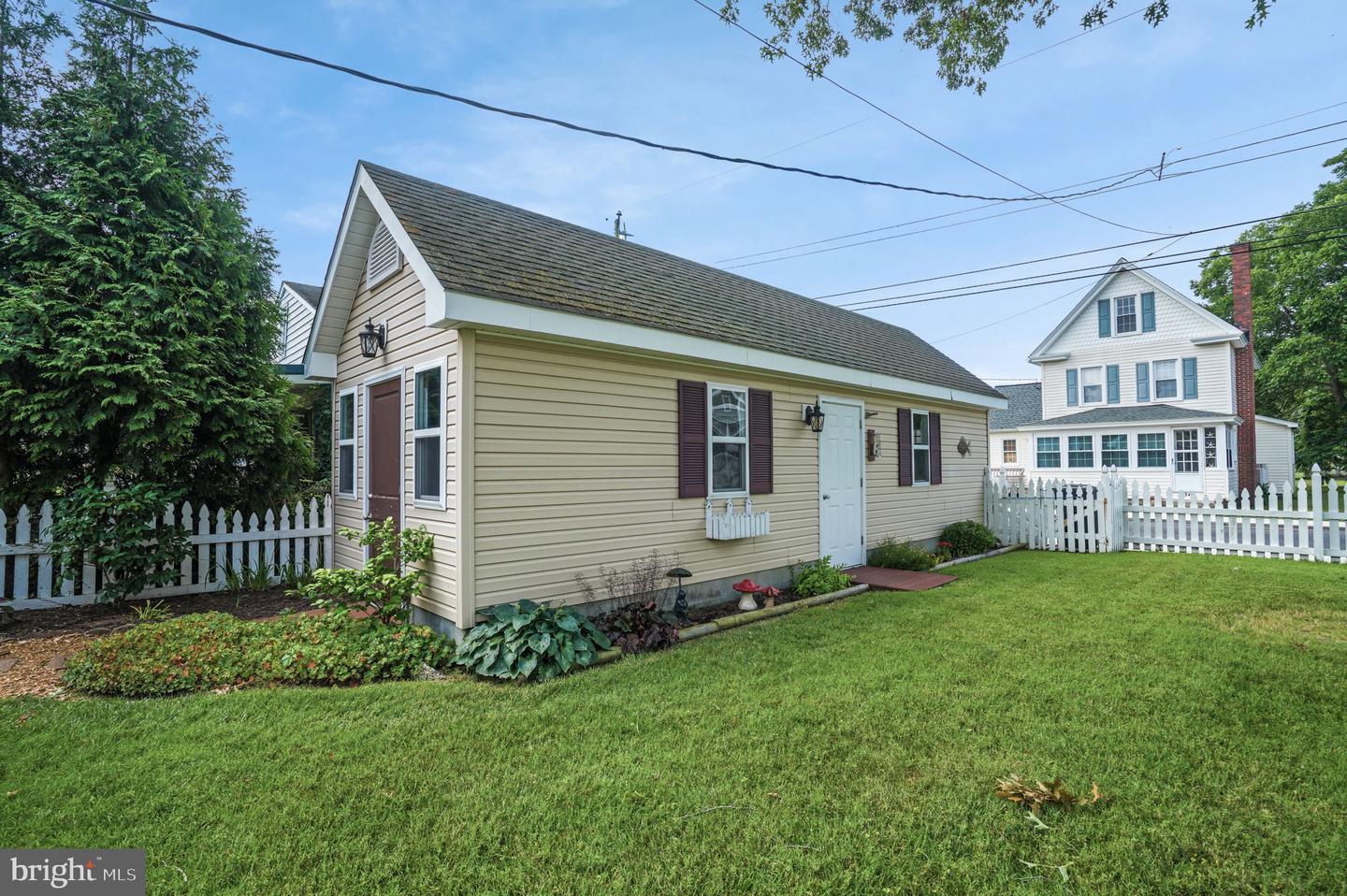 6326 CLEVELAND ST, CHINCOTEAGUE ISLAND, Virginia 23336, 3 Bedrooms Bedrooms, ,2 BathroomsBathrooms,Residential,For sale,6326 CLEVELAND ST,VAAC2002062 MLS # VAAC2002062