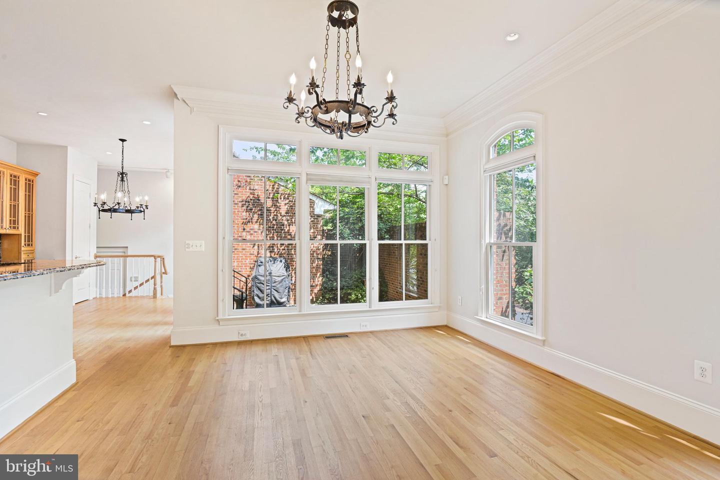 1410 HARVEST CROSSING DR, MCLEAN, Virginia 22101, 3 Bedrooms Bedrooms, ,4 BathroomsBathrooms,Residential,For sale,1410 HARVEST CROSSING DR,VAFX2256474 MLS # VAFX2256474