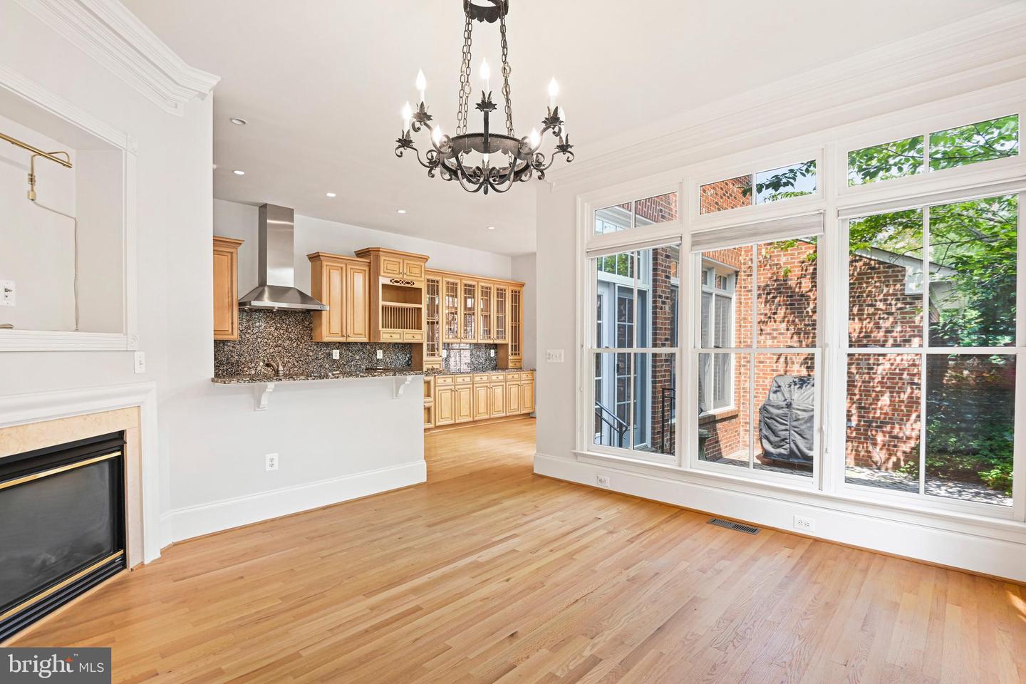 1410 HARVEST CROSSING DR, MCLEAN, Virginia 22101, 3 Bedrooms Bedrooms, ,4 BathroomsBathrooms,Residential,For sale,1410 HARVEST CROSSING DR,VAFX2256474 MLS # VAFX2256474