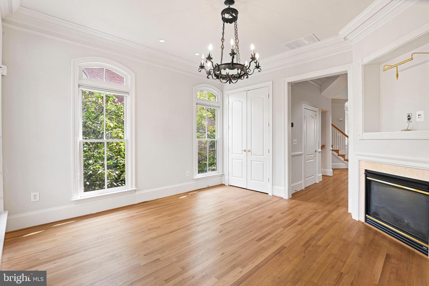 1410 HARVEST CROSSING DR, MCLEAN, Virginia 22101, 3 Bedrooms Bedrooms, ,4 BathroomsBathrooms,Residential,For sale,1410 HARVEST CROSSING DR,VAFX2256474 MLS # VAFX2256474