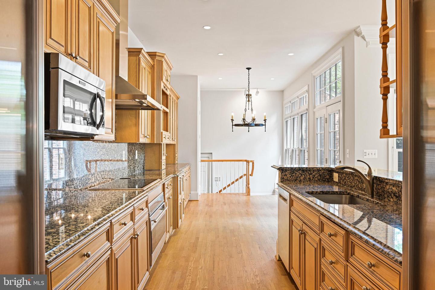 1410 HARVEST CROSSING DR, MCLEAN, Virginia 22101, 3 Bedrooms Bedrooms, ,4 BathroomsBathrooms,Residential,For sale,1410 HARVEST CROSSING DR,VAFX2256474 MLS # VAFX2256474