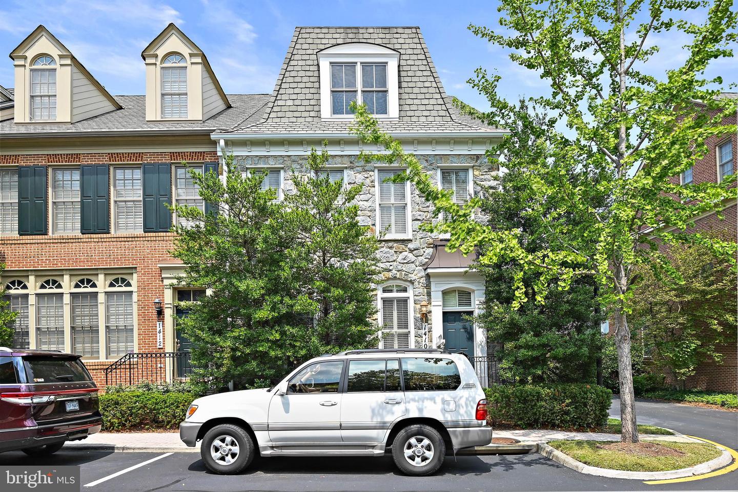 1410 HARVEST CROSSING DR, MCLEAN, Virginia 22101, 3 Bedrooms Bedrooms, ,4 BathroomsBathrooms,Residential,For sale,1410 HARVEST CROSSING DR,VAFX2256474 MLS # VAFX2256474