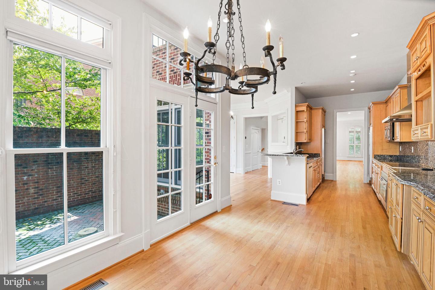 1410 HARVEST CROSSING DR, MCLEAN, Virginia 22101, 3 Bedrooms Bedrooms, ,4 BathroomsBathrooms,Residential,For sale,1410 HARVEST CROSSING DR,VAFX2256474 MLS # VAFX2256474