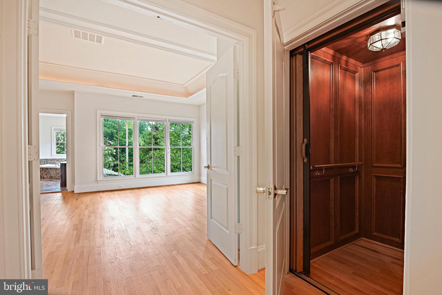 1410 HARVEST CROSSING DR, MCLEAN, Virginia 22101, 3 Bedrooms Bedrooms, ,4 BathroomsBathrooms,Residential,For sale,1410 HARVEST CROSSING DR,VAFX2256474 MLS # VAFX2256474